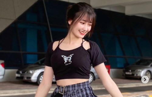 Em gái đáng yêu cùng thú cưng tung clip thả thính đốn tim dân mạng
